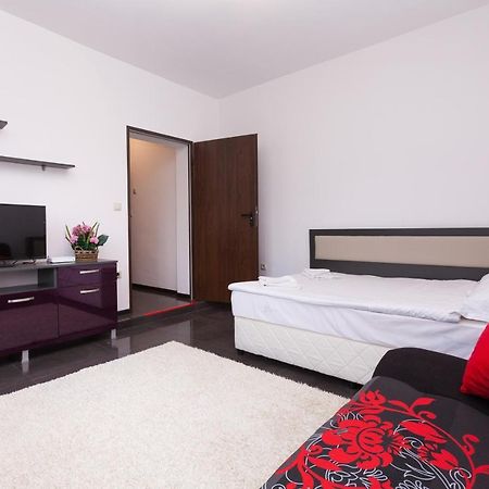 Central Beach GUEST ROOMS Burgas City Exterior foto