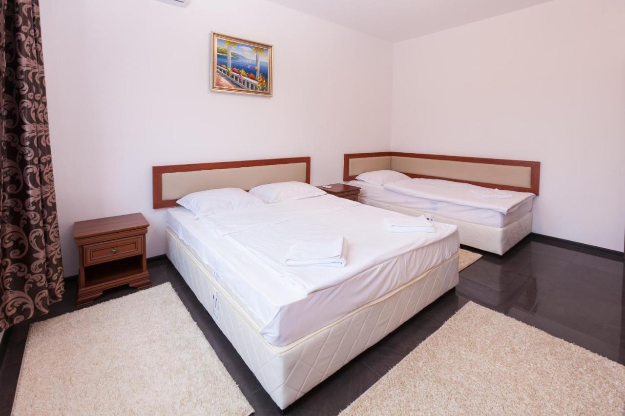 Central Beach GUEST ROOMS Burgas City Exterior foto