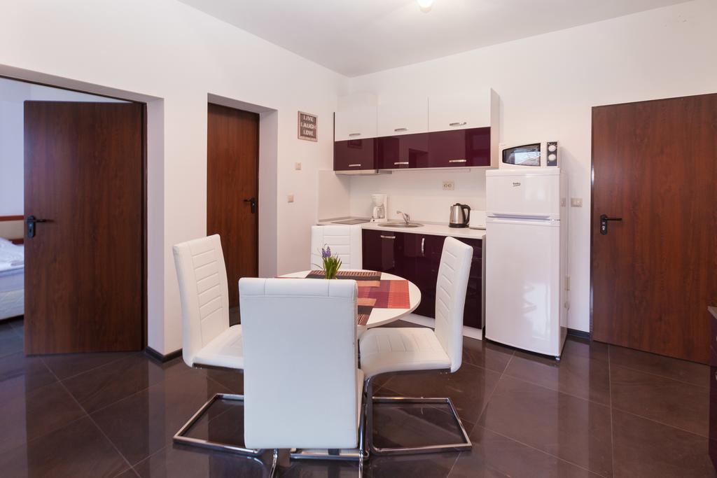 Central Beach GUEST ROOMS Burgas City Exterior foto
